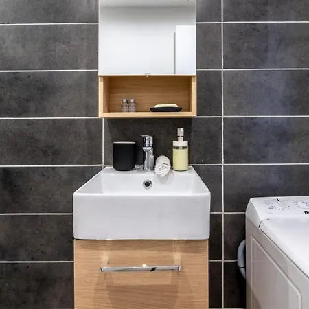 Apartment Centre - & Functional